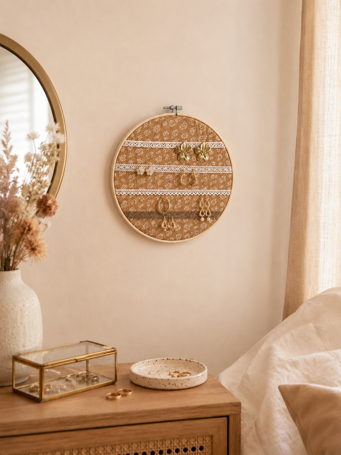 Porte boucle d’oreille mural