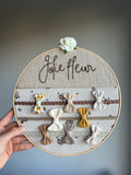 Porte-barrettes brodé à la main « Jolie Fleur »