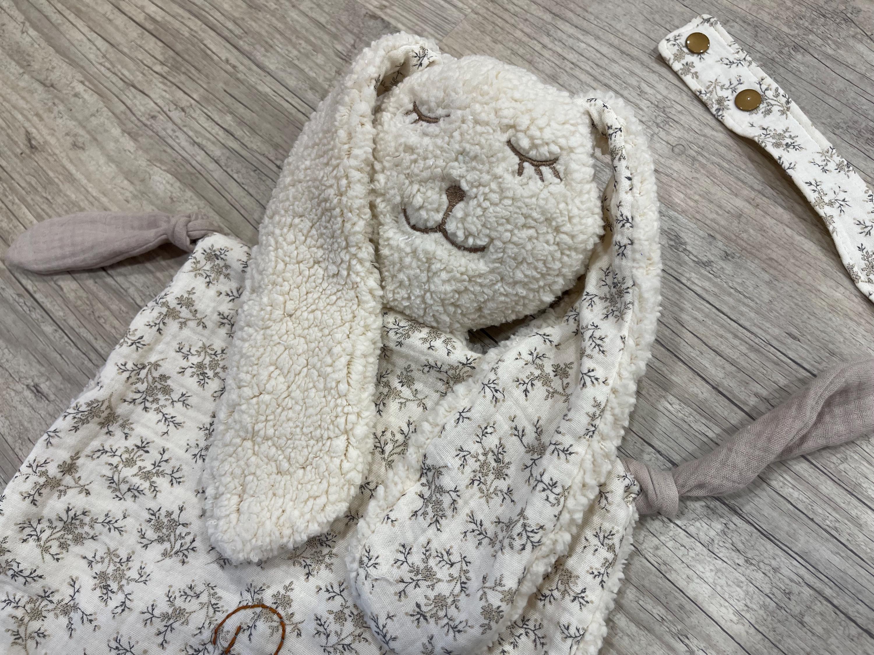 Doudou lapin « Sacha » sherpa et double gaze - Ultra doux, fait main et personnalisable