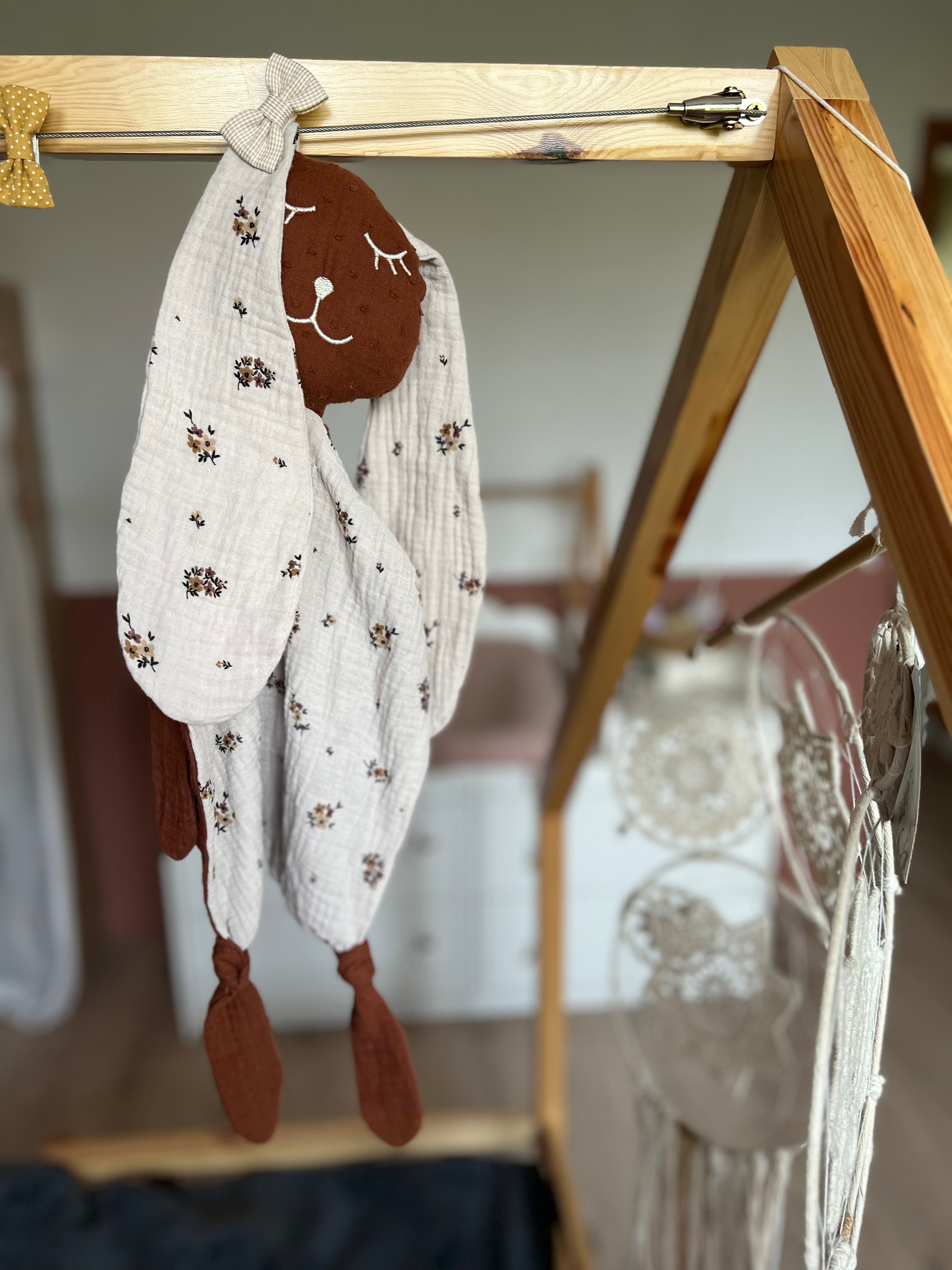 Doudou lapin bébé en double gaze « Esmée » – Fait main & personnalisable