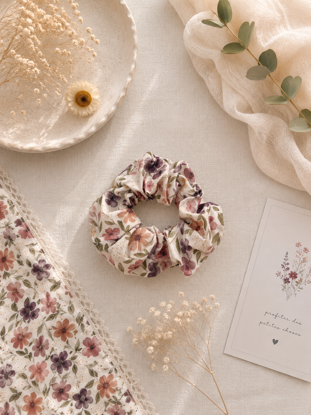 Chouchou pour cheveux en tissu artisanal - modèle 2