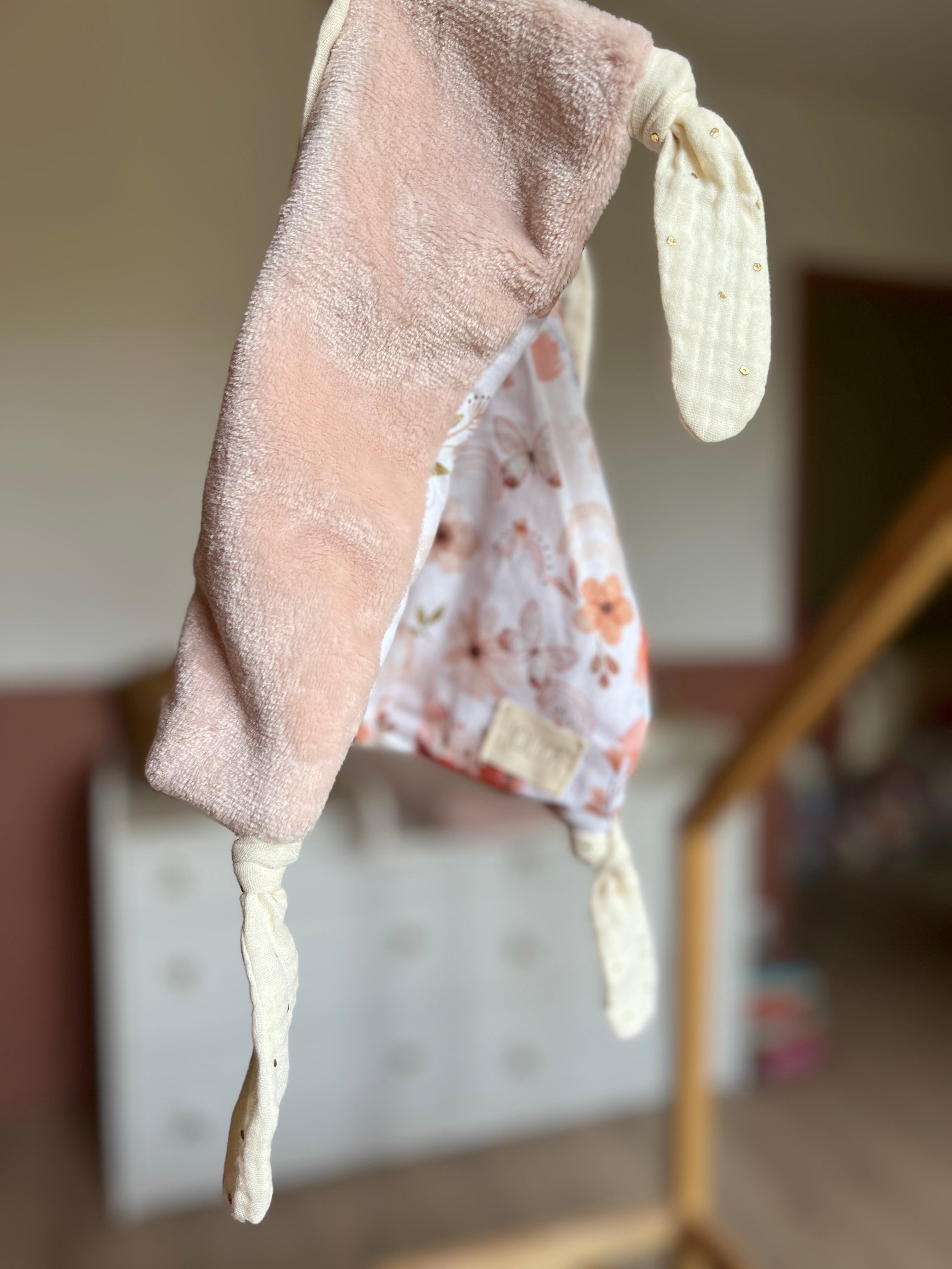 Doudou lapin bébé « Roxanne » - Ultra doux, fait main et personnalisable (Copie)