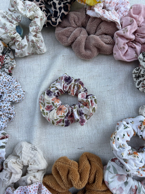 Chouchou pour cheveux en tissu artisanal - modèle 2