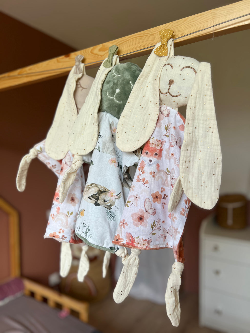 Doudou lapin bébé « Louise » - Ultra doux, fait main et personnalisable (Copie)